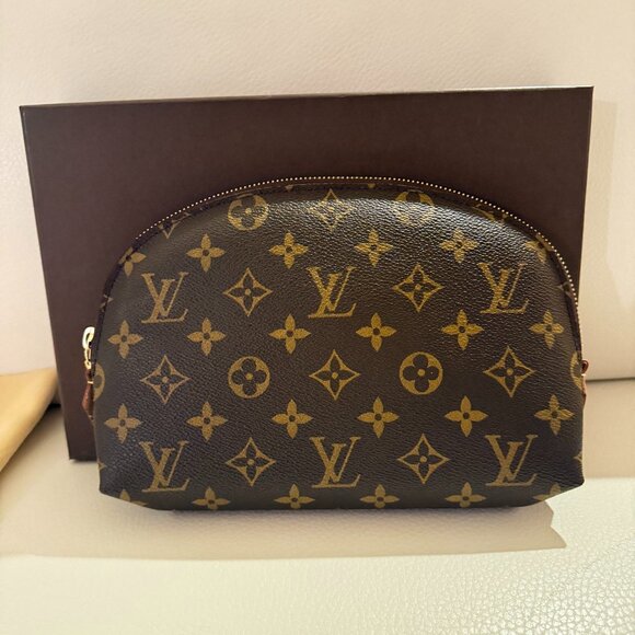 NEW LOUIS VUITTON Monogram Pochette Cosmetic GM BAG CLUTCH - Picture 1 of 8